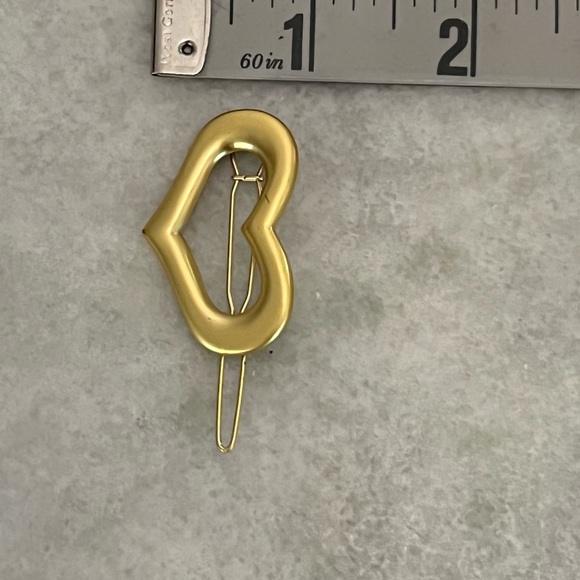 Hair clip gold in the shape of a heart - Picture 4 of 4